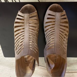 Paul Green designer platform peep toe shoes